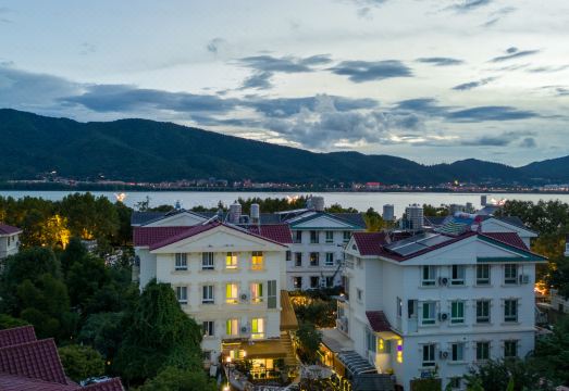 Kunming Shallow Light Inn의 모던한 인테리어