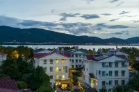 Kunming Shallow Light Inn (Haigeng Dam Branch)