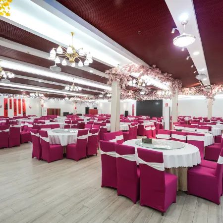 Anfu Furui Grand Hotel (Anfu County Wetland Park Gymnasium)