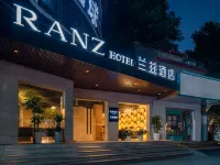 RANZ Hotel (Changsha Wuyi SquareGuihua Park Subway Station Branch) Hotel in zona Hunan University of Chinese Medicine (Huangtuling Road)