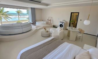 Listen to the sea shell holiday home (China's first beach shop)