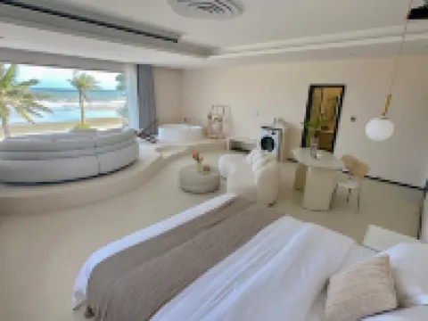 Listen to the sea shell holiday home (China's first beach shop)