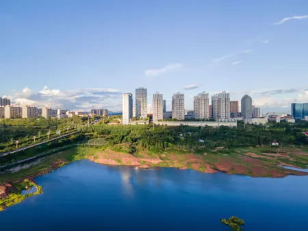Pleasing Hotel Отели в г. Аньнин