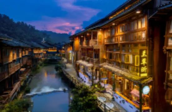 蘭草昕・手作藝術・觀景美宿（肇興侗寨信團鼓樓店）