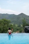 Lishan Left Bank Ring Mountain Wild Luxury Private Hot Spring Homestay Hotels in Yuanqu County