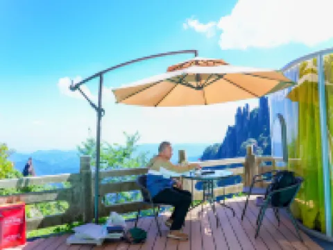 Uranus starry camping Hotels in Yushan