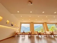 Guanshan Yishu (Wolong Nature Reserve Giant Panda Sanctuary Shenshuping Base)