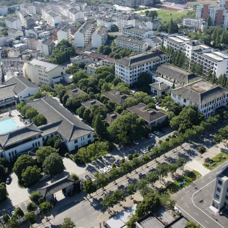 Yishuiwan Hot Spring Hotel (Lujiang Tangchi Hot Spring Resort)