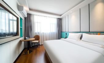 EZZI Hotel (Urumqi Hotan 2nd Street South Railway Station)