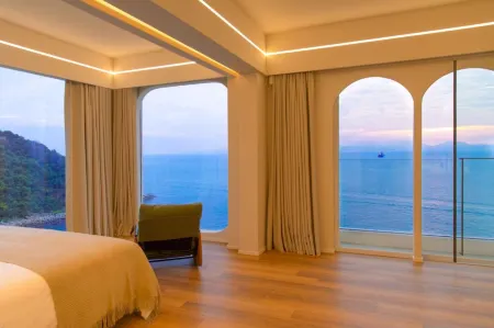 AKANARA Orange Sea Resort Отели рядом с достопримечательностью «Qiniang Mountain»