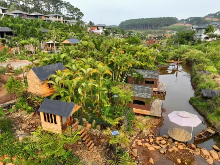 The Village Resort in the Painting, Bao Loc Отели в г. B' La