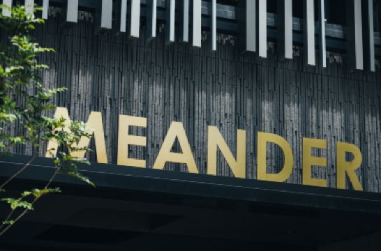 Hotel Exterior MEANDER Osaka Photo