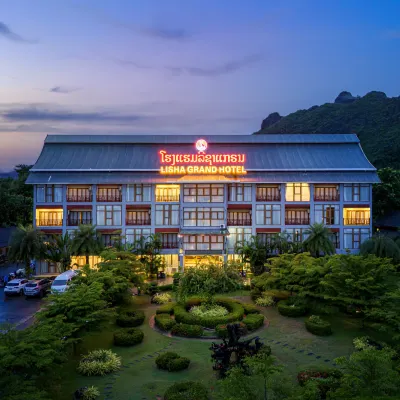 Lisha Garden Resort Hotel 像の洞窟周辺のホテル
