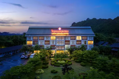 Lisha Grand Hotel VangVieng