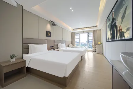 JI JI YANG HOTEL Отели рядом с достопримечательностью «Zhang Daqian Memorial Hall»