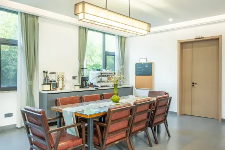 Yixing Oasis Waterfront Garden Homestay Отели рядом с достопримечательностью «Yi Garden»