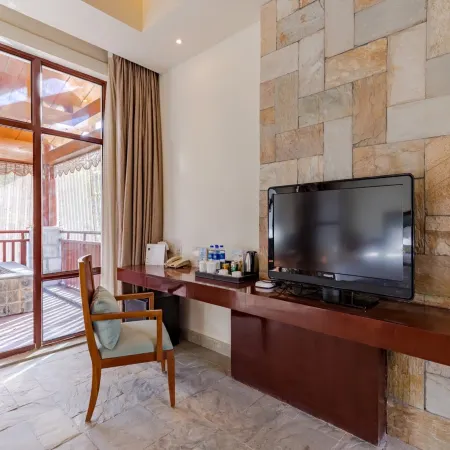 Shumyip Hot Spring Hotel