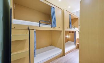 Shengxia Guangnian Hostel