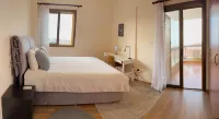 VILLA OLIVE Hotels in Kouklia