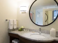 Renaissance Boston Seaport District โรงแรมใกล้สนามบินบอสตัน โลแกน อินเตอร์เนชั่นแนล