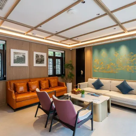 Lushan Hotel
