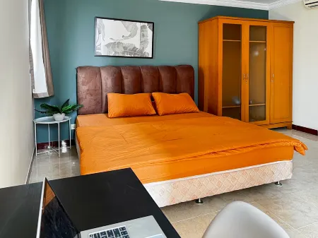 Large and Strategic Rasuna Apt 3BR with WiFi &Pool Отели рядом с достопримечательностью «2 AXA Tower»