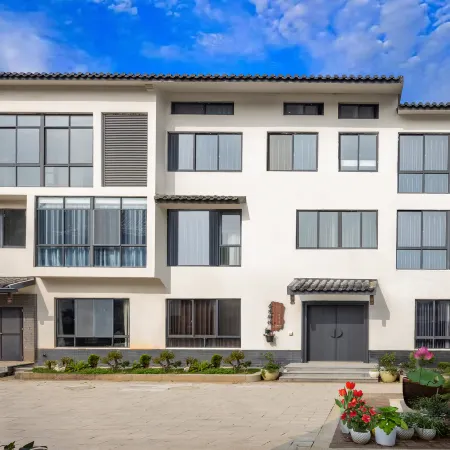 Floral Hotel·Huguang Hotel (Yaohu Town Store)
