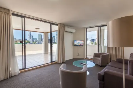 West End Central Apartments