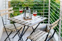 Charming Two Bedroom Apartment Hotels in 