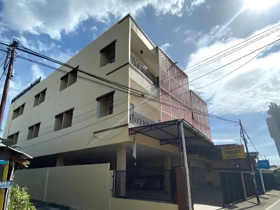 Pondok Bintang Hotels near Shop And Drive M'tos Makassar