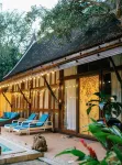 Luxurious Living by the River Hannah Villa
