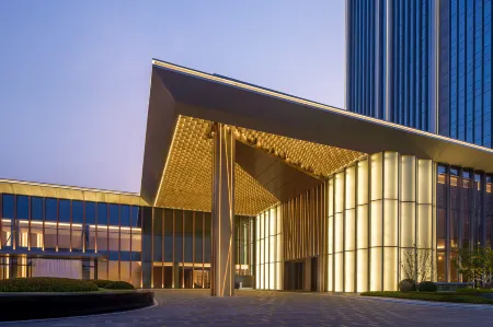 Renaissance Qingdao Hotel Отели рядом со станцией Chengyang Railway Station