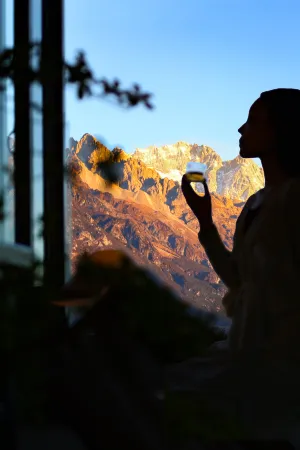 Yulong Sadhu Inn Отели рядом с достопримечательностью «Blue Moon Valley»