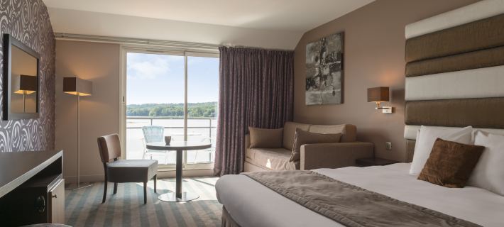 Hôtel du Golf de l'Ailette the Originals Relais ピカルディのホテル