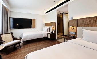 City Wall Homestay (Xiangyang Ancient City North Street Branch)