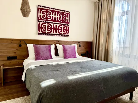 Акжола Отели рядом с достопримечательностью «Каба уулу Кожомкул»