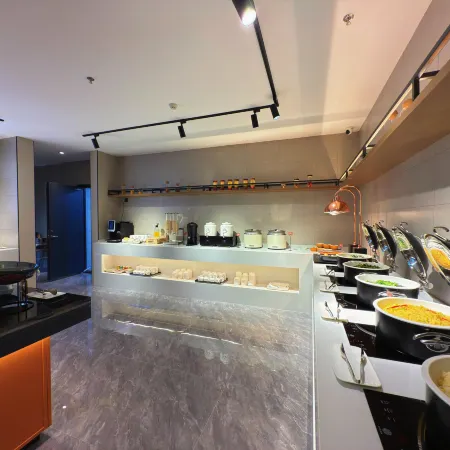 Homeinn Plus Hotel (Linjiang)