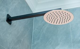 New Ambassador Hotel