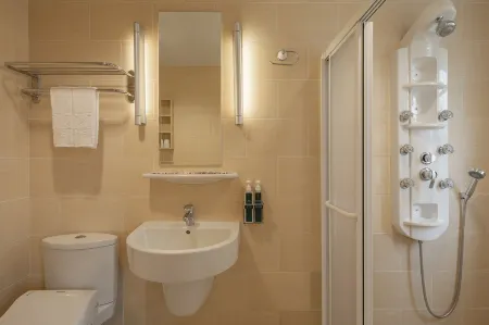 Kindness Hotel Liuhe Night Market Jhong Jheng Отели рядом с достопримечательностью «Zhengfeshe»