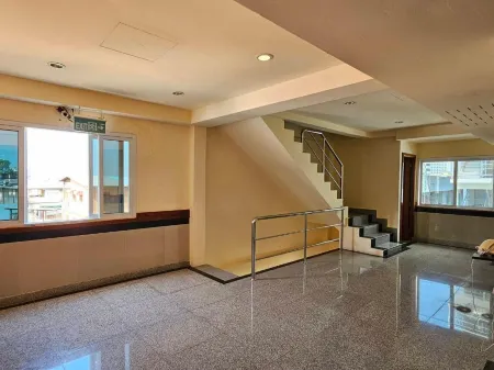 Boutique Bravo Hotel Отели рядом с достопримечательностью «Suk Sabai Villa»