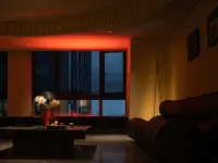 Yi Chi · Particle Hotel (Huayuan Garden Shopping Mall Songhua Road Subway Station Store) - 로맨틱