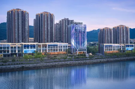 Lia Charlton Hotel Shutian Отели рядом с достопримечательностью «Yazhou Lounge Bridge»