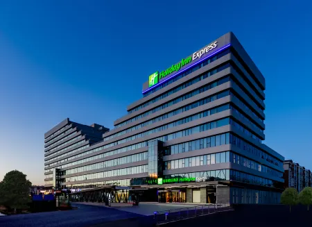 Holiday Inn Express Hohhot East Station Отели рядом с достопримечательностью «Inner Mongolia Technical College of Mechanics & Electrics»