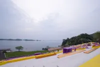 Yiweihang Vacation Homestay