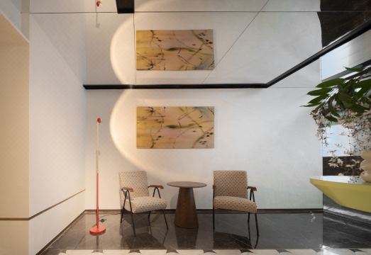 홍야동 홀리데이 리버사이드 호텔의 야경