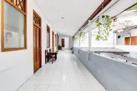 Collection O Jalan Slamet Riyadi Near Kampung Batik Kauman Formerly Hotel Grand Kota Các khách sạn ở Serengan
