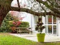 โรงแรม B&B อีวรี่ ลีส (2) โรงแรมในเอซอนน์
