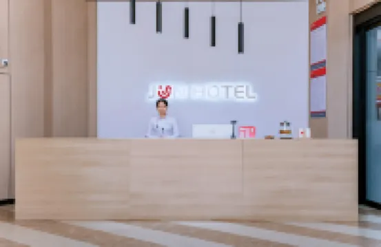 Junyi Chain Hotel (Yudu Longzheng Plaza)