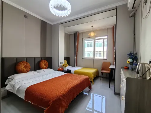 Taiyuan Xingchen Selected Homestay (Taiyuan South Station East Square) - 2-Star