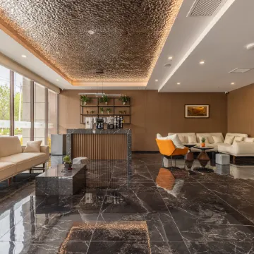 Bali Island International Hotel (Jinghe Friendly Times High-speed Railway South Station Branch)